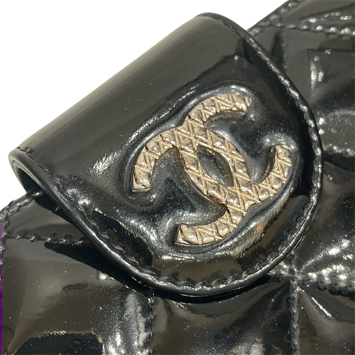 シャネル ココマーク レザー二つ折り財布