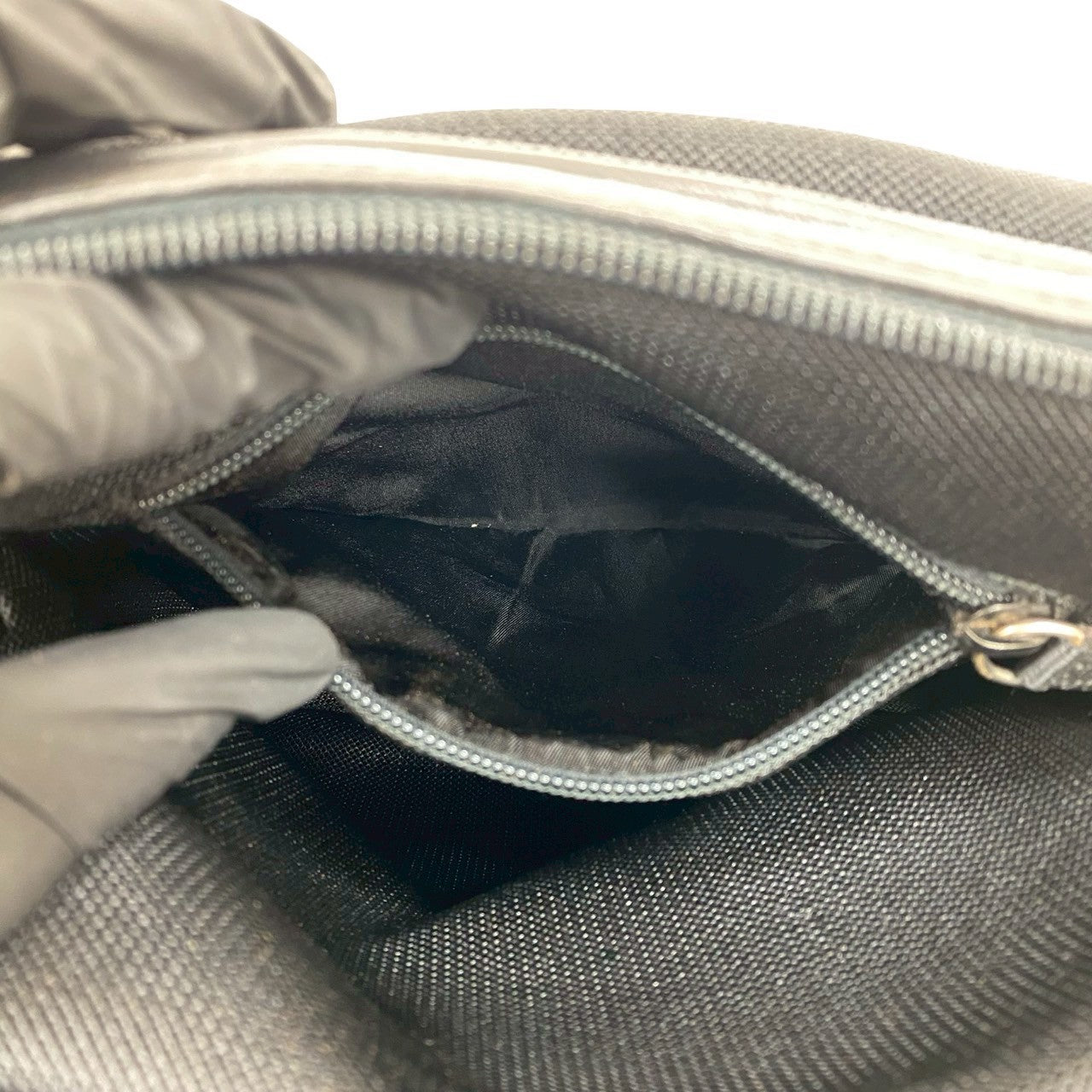 プラダ ナイロン サフィアーノレザー バックパック