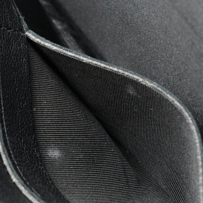シャネル レザーラウンドファスナー長財布