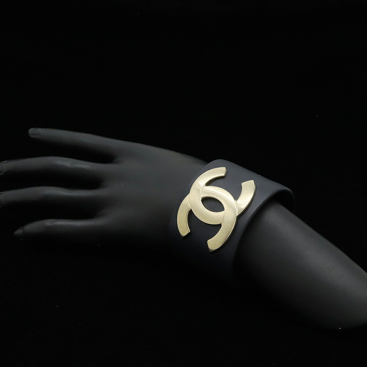 シャネル ココ マーク ワイド バングル ブレスレット