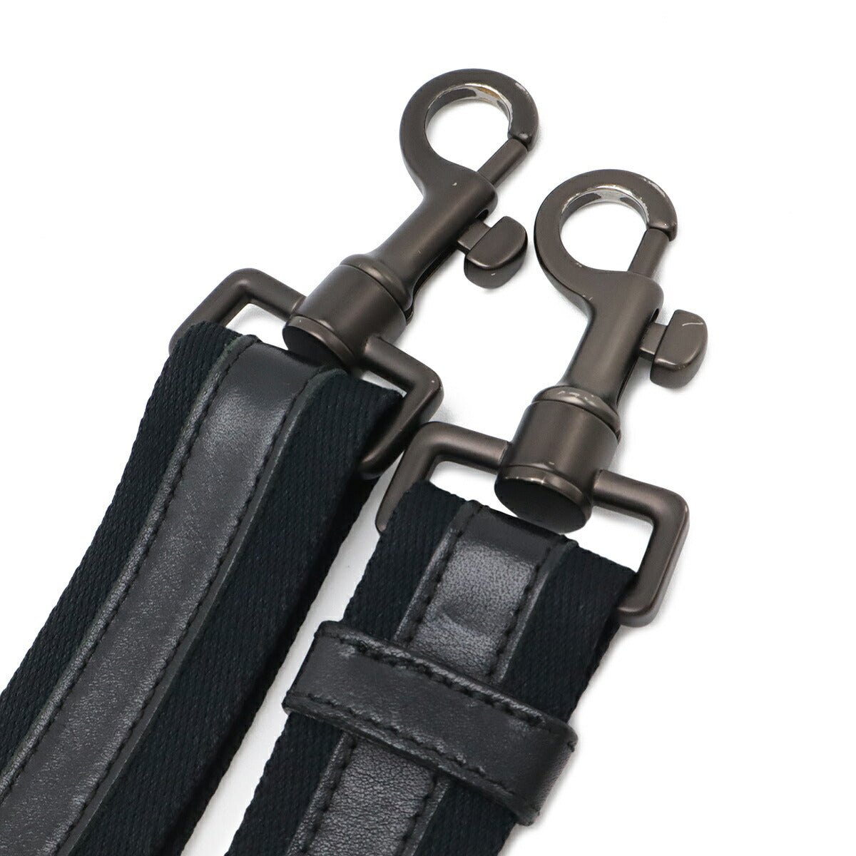 ボッテガヴェネタ イントレチャート レザーショルダーバッグ