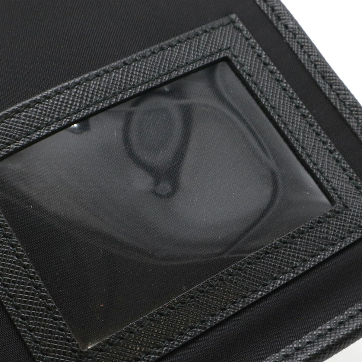 プラダ Re-Nylon スマートフォンショルダーバッグ