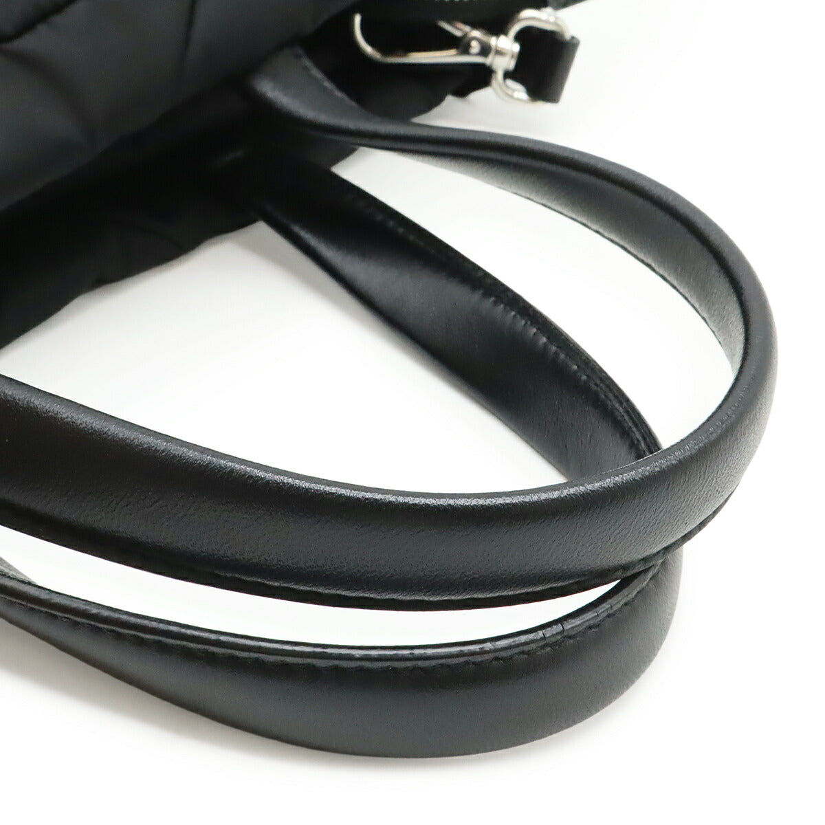 プラダ Re Nylon トートバッグ