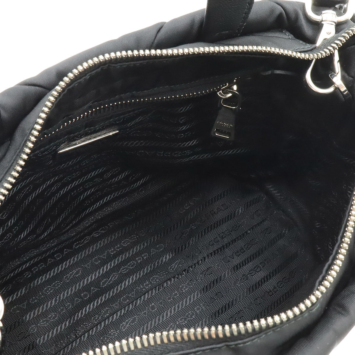 プラダ Re Nylon トートバッグ
