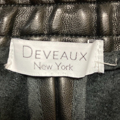 デヴォーニューヨーク エコレザーショートパンツ