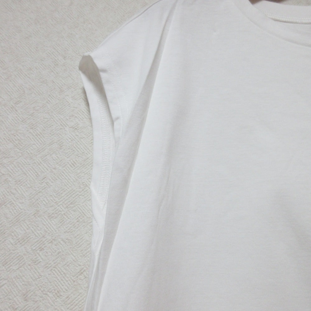 アンタイトル Vネックニットトップス