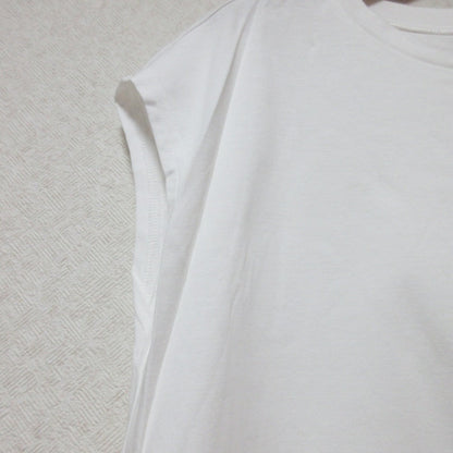 アンタイトル Vネックニットトップス