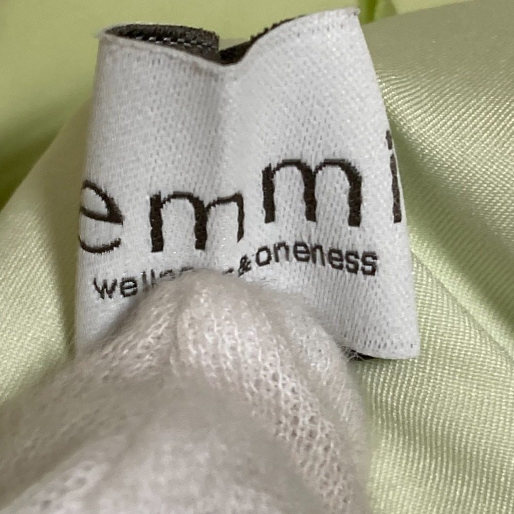emmi 撥水 ギャザー フレア スカート