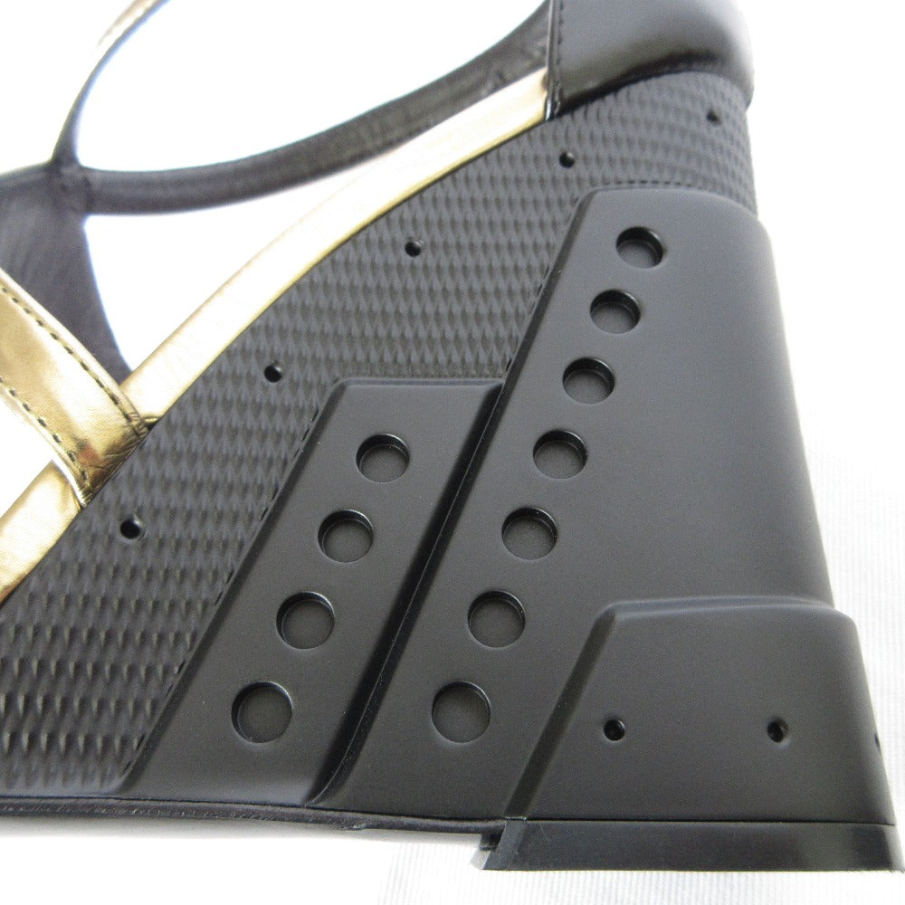 プラダ クロス ストラップ レザー サンダル