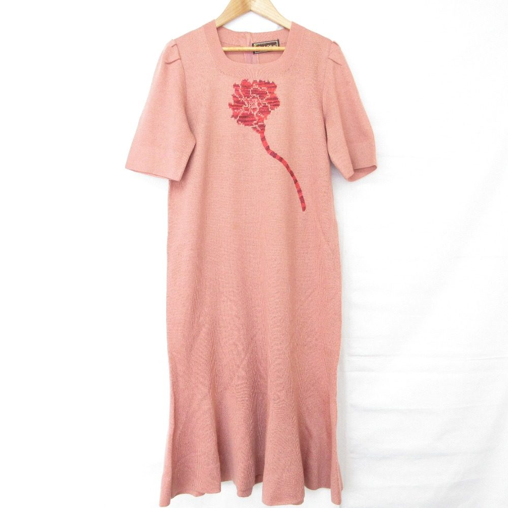 トヨコサイトウ フラワー刺繍ニットワンピース