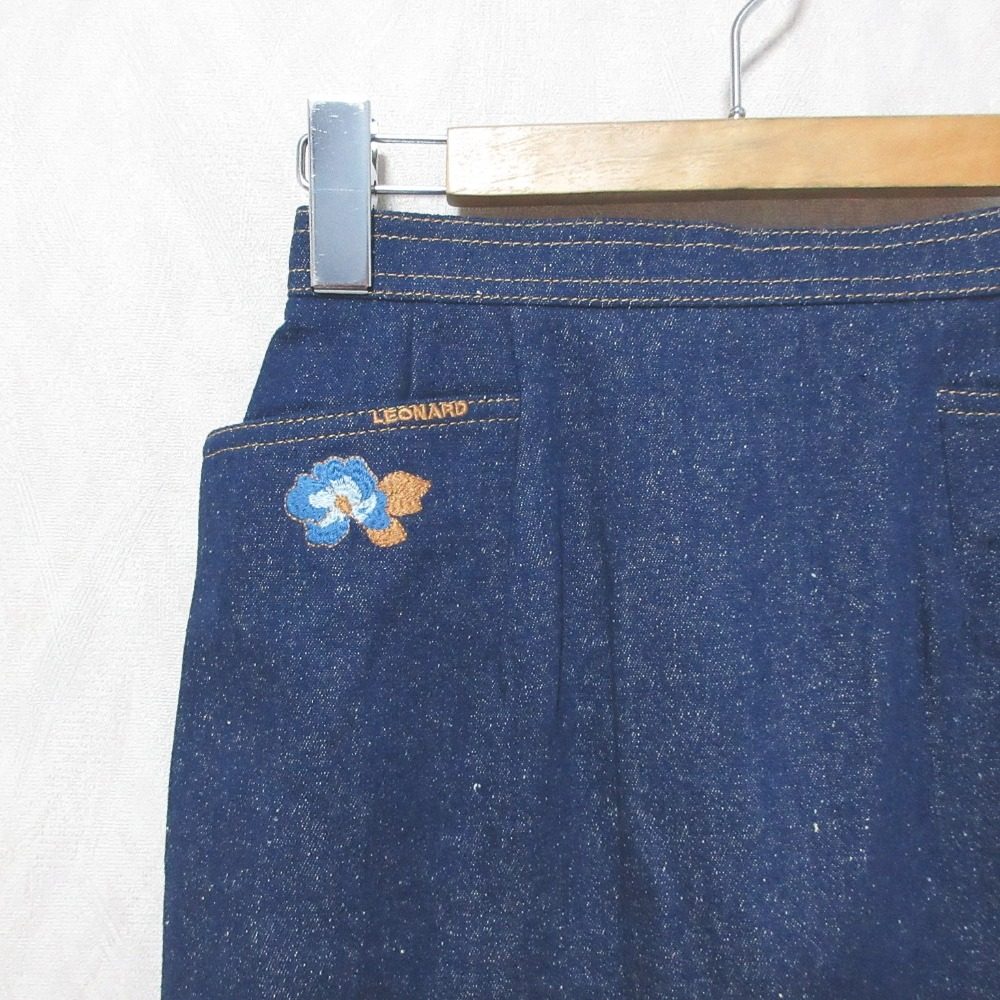 レオナール シルクフラワー刺繍デニムスカート