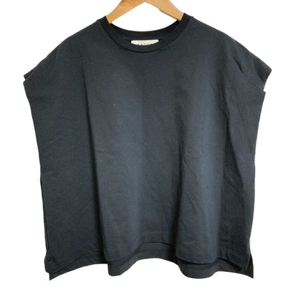 サクラ FOLDED LINE CROPPED TOP トップス