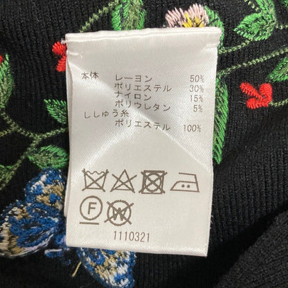 アリスアンドオリビア 刺繍ワンピース