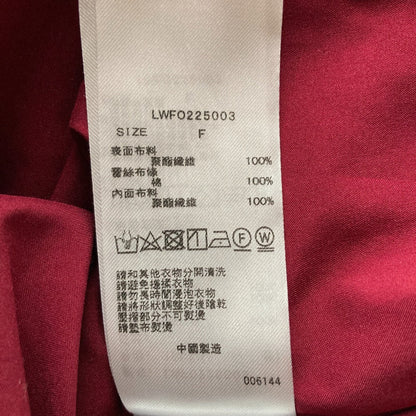 リリーブラウン フラワーサテンプリーツワンピース