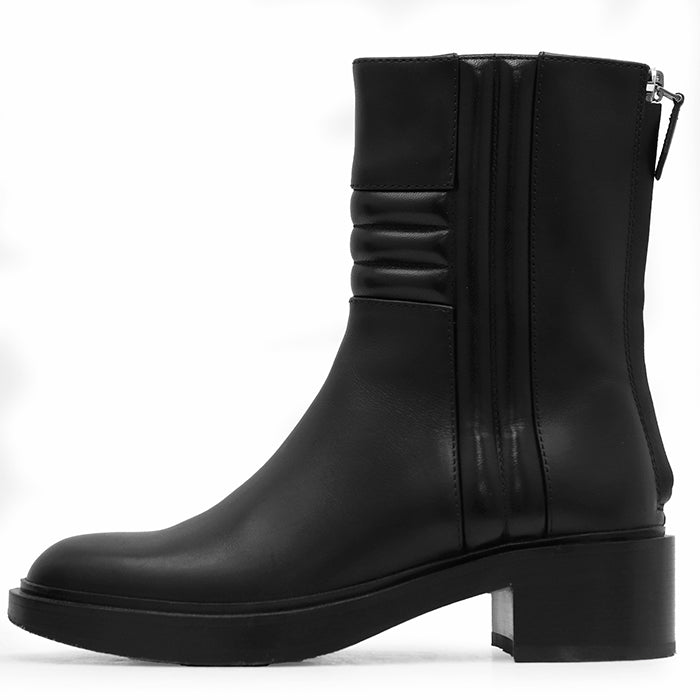 エルメス レザーショートブーツ