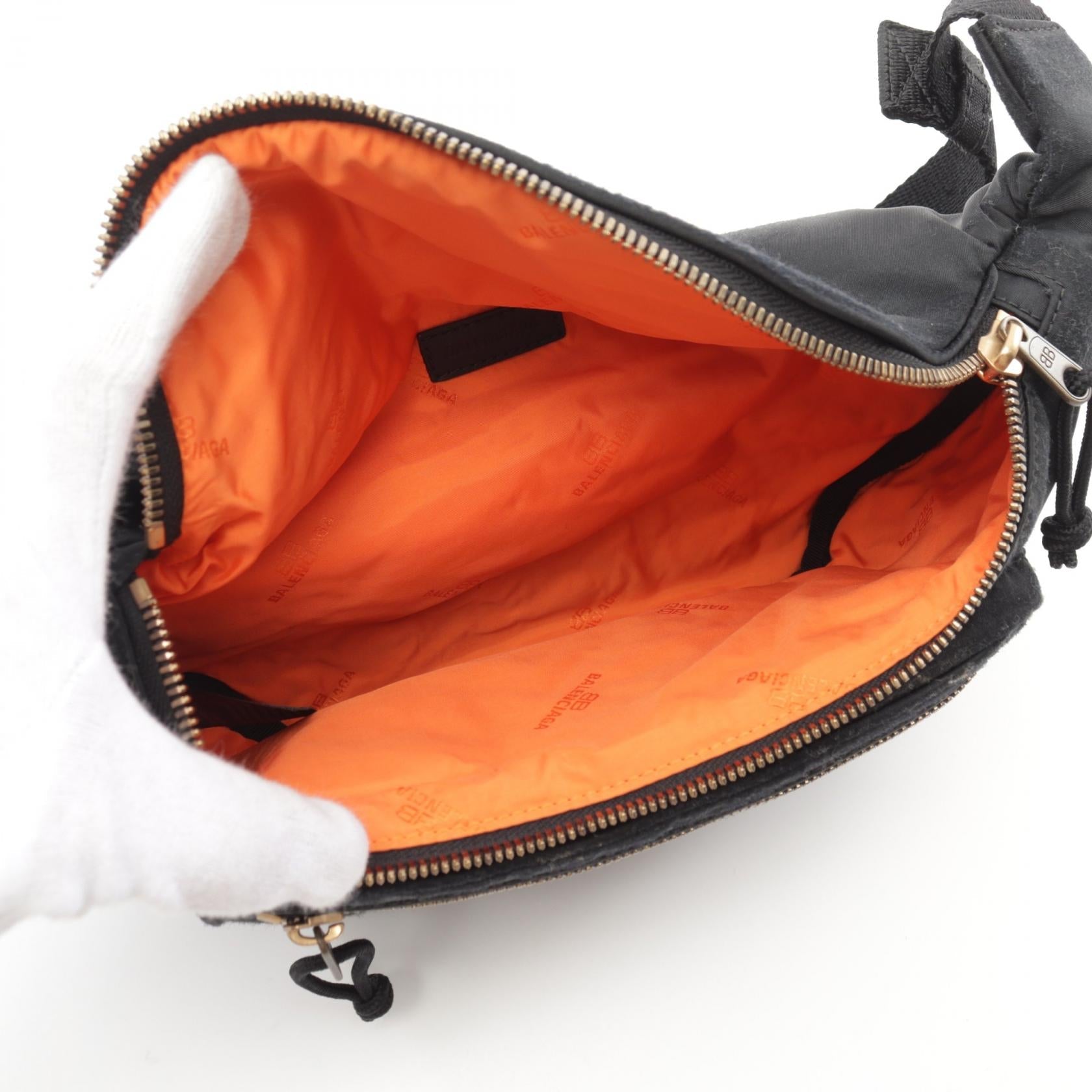 バレンシアガ エクスプローラー ナイロン ベルト バッグ