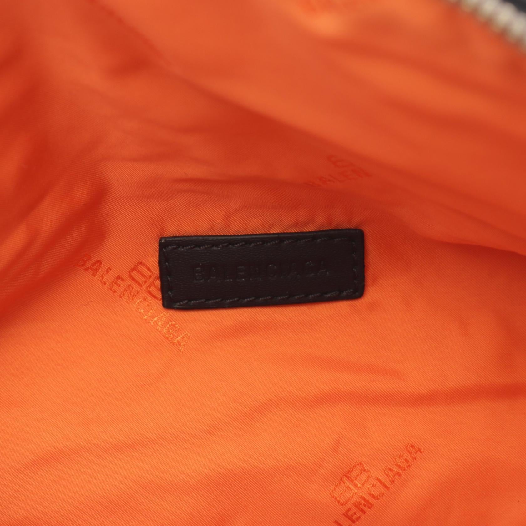 バレンシアガ エクスプローラー ナイロン ベルト バッグ