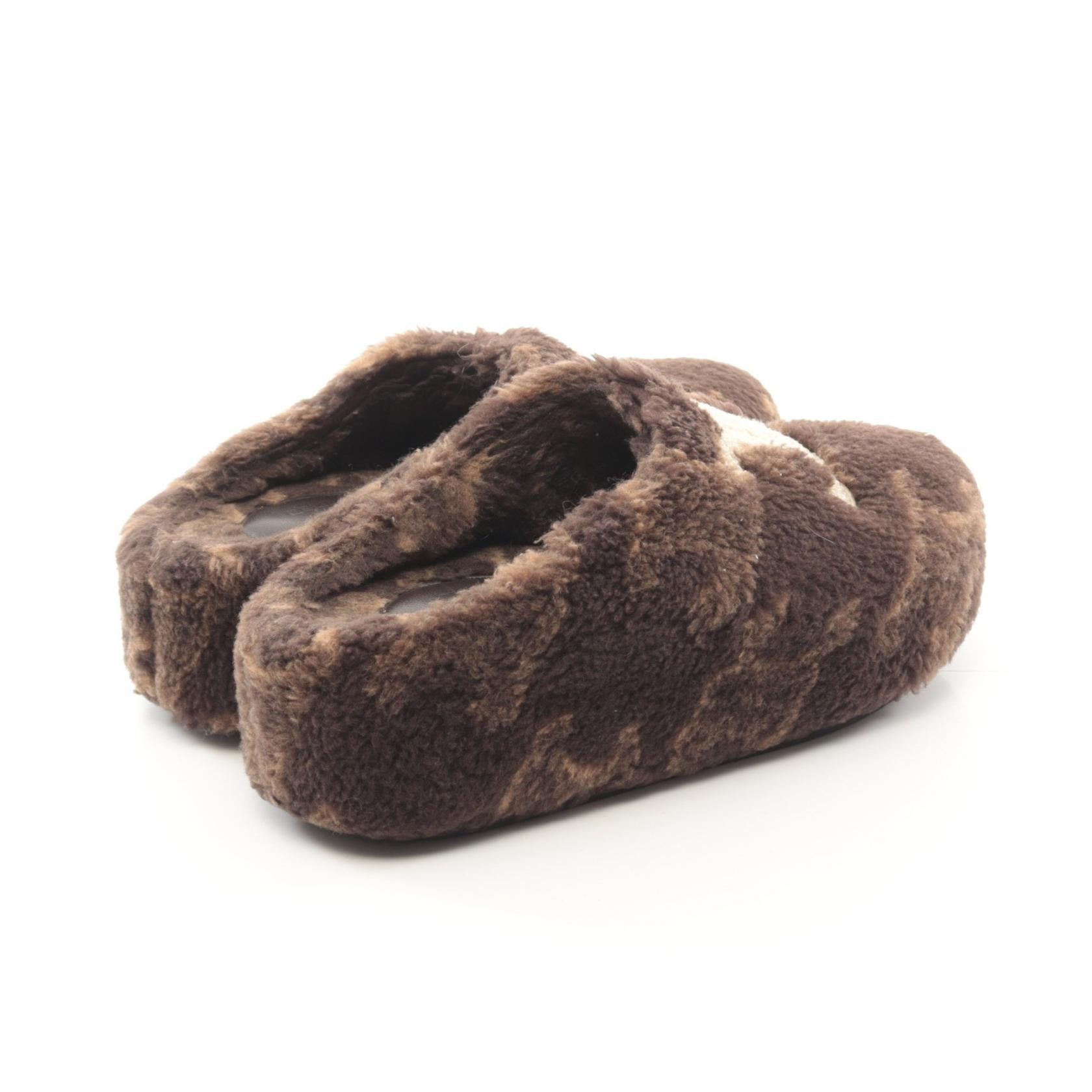 セリーヌ トリオンフ ウール ミュール サンダル