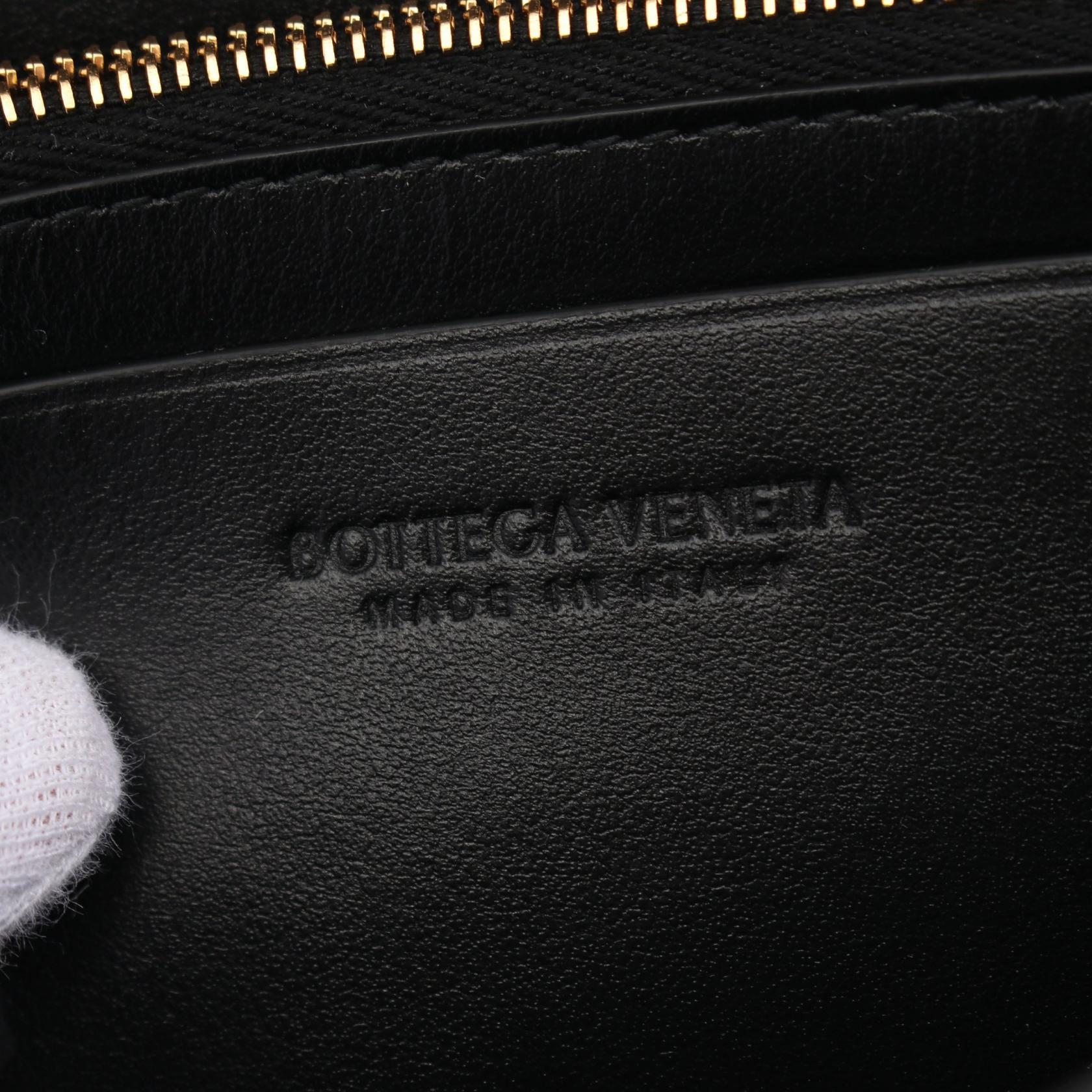 ボッテガ・ヴェネタ マキシイントレチャートレザー長財布