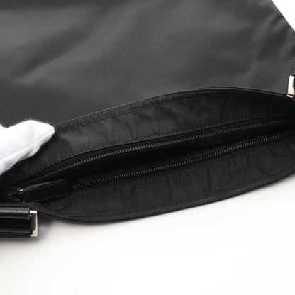 プラダ テッスート サフィアーノ レザー ショルダーバッグ