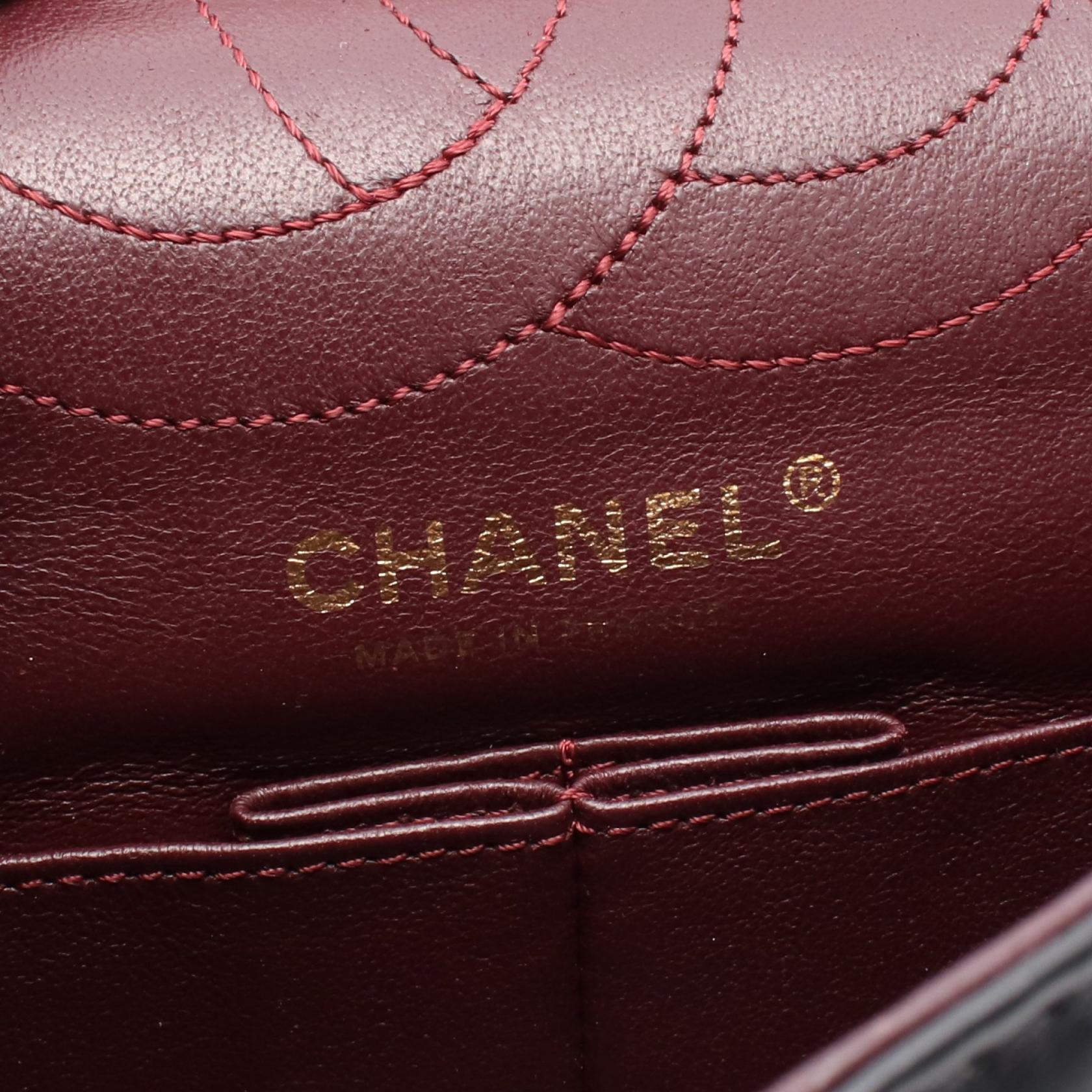 シャネル 2.55 マトラッセ レザー ショルダー バッグ