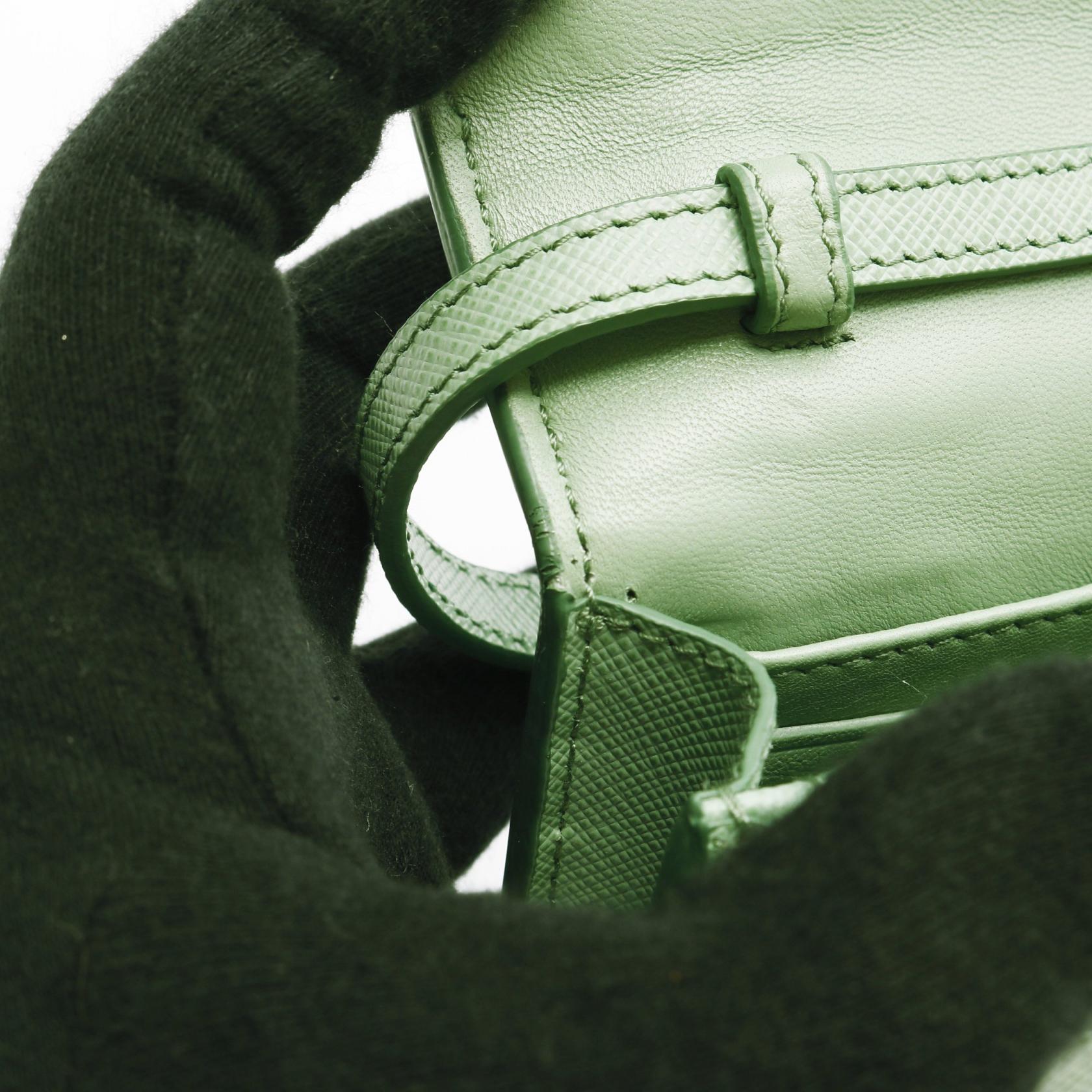 プラダ SAFFIANO LUX ショルダーバッグ