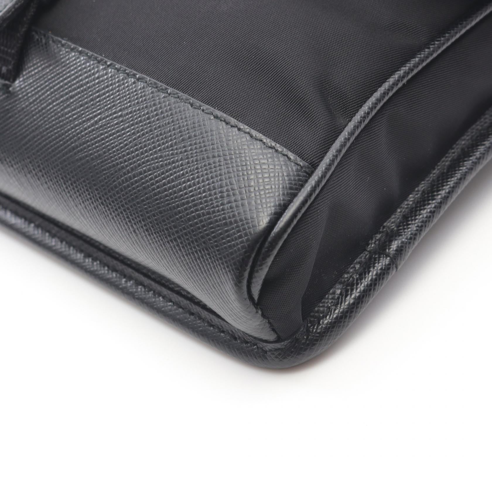 プラダ RE ナイロン テッスート+サフィアーノ ショルダーバッグ