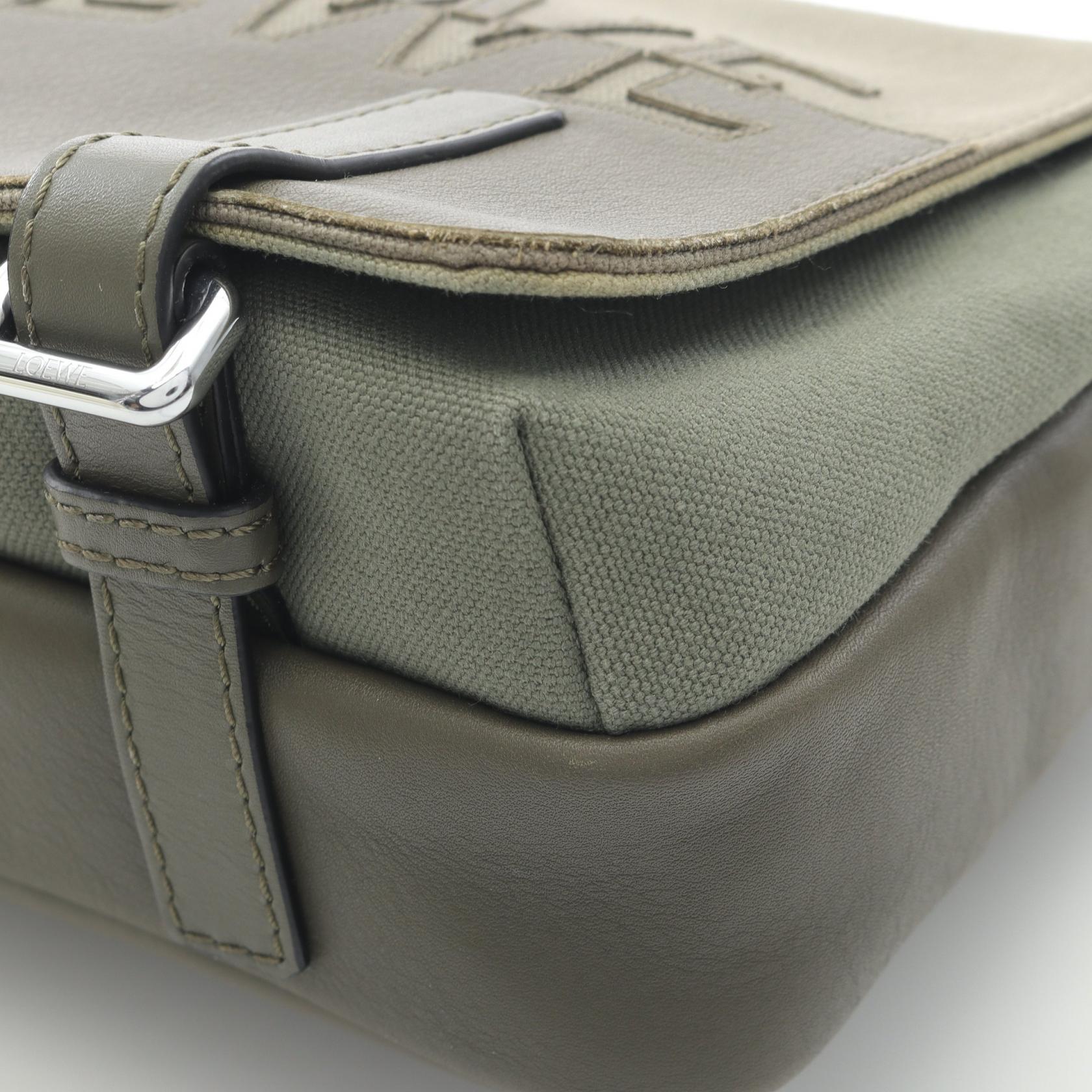 ロエベ MILITARY MESSENGER SIGNAT キャンバス レザー ショルダーバッグ