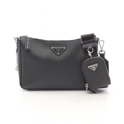 プラダ SAFFIANO TRAVEL レザーショルダーバッグ