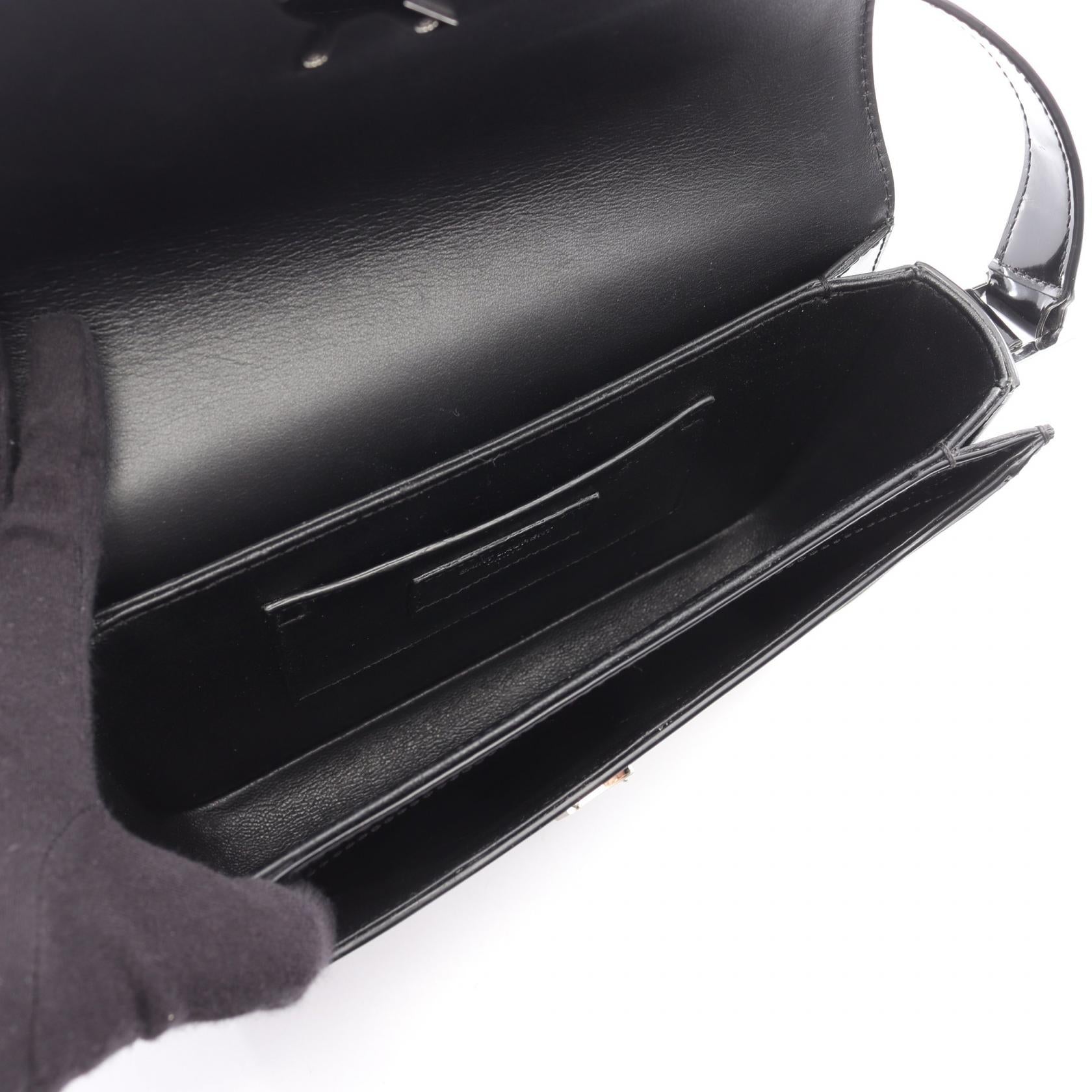 サンローラン パリ ソルフェリーノ パテント レザー ショルダーバッグ