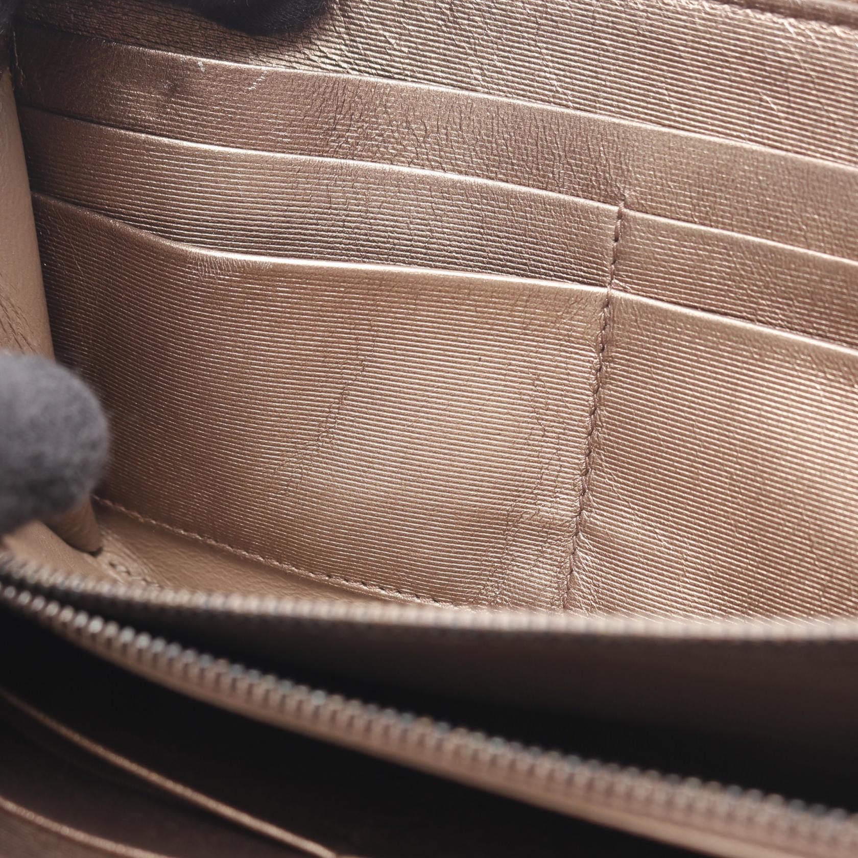 ボッテガ・ヴェネタイントレチャートレザー長財布