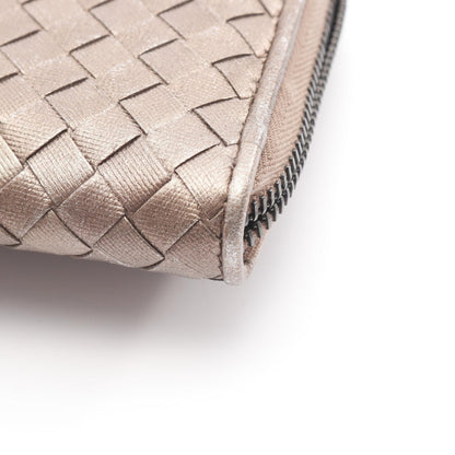 ボッテガ・ヴェネタイントレチャートレザー長財布