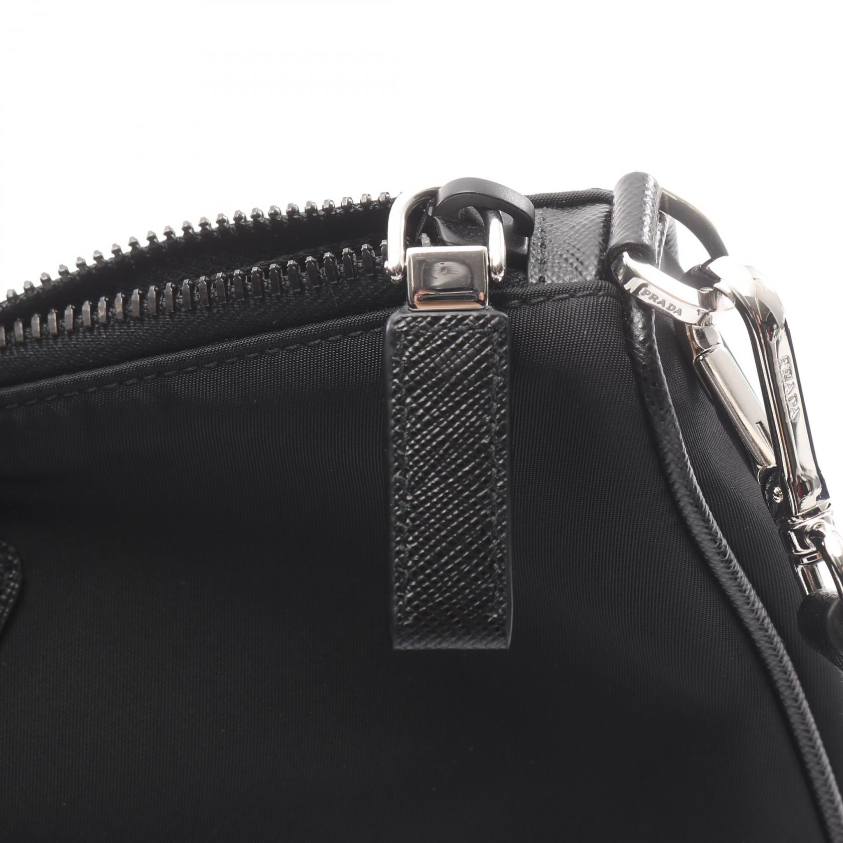 プラダ TESSUTO+SAFFIANO Re-nylon ショルダーバッグ