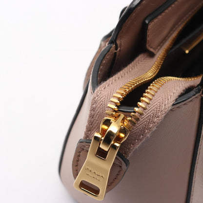 プラダ SAFFIANO + SOFT C ハンドバッグ