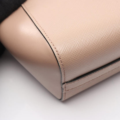 プラダ SAFFIANO + SOFT C ハンドバッグ