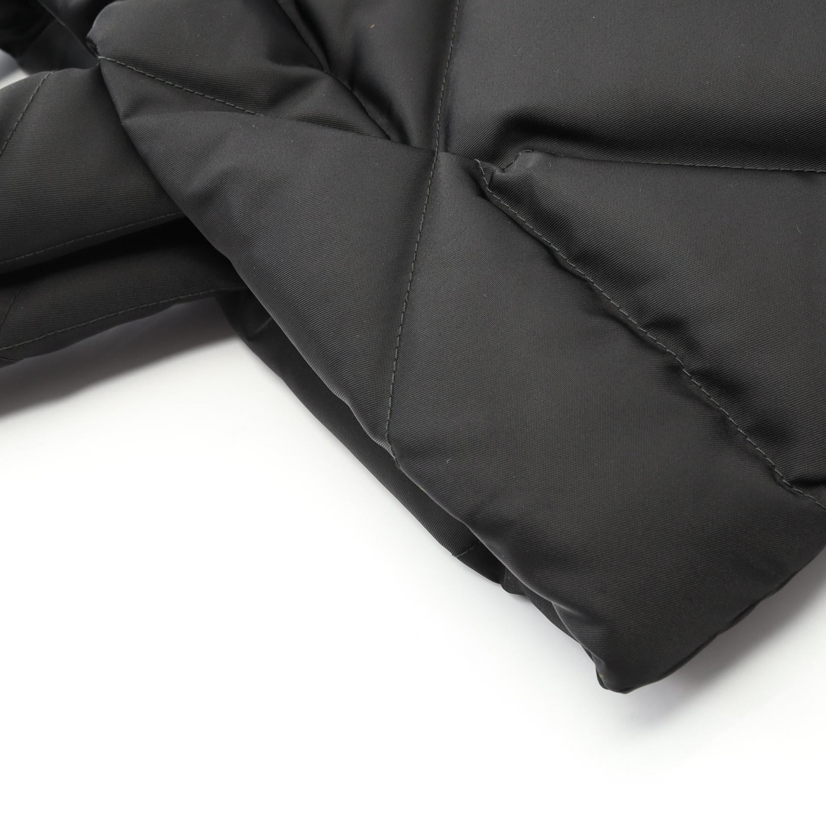 プラダ Re-Nylon トートバッグ