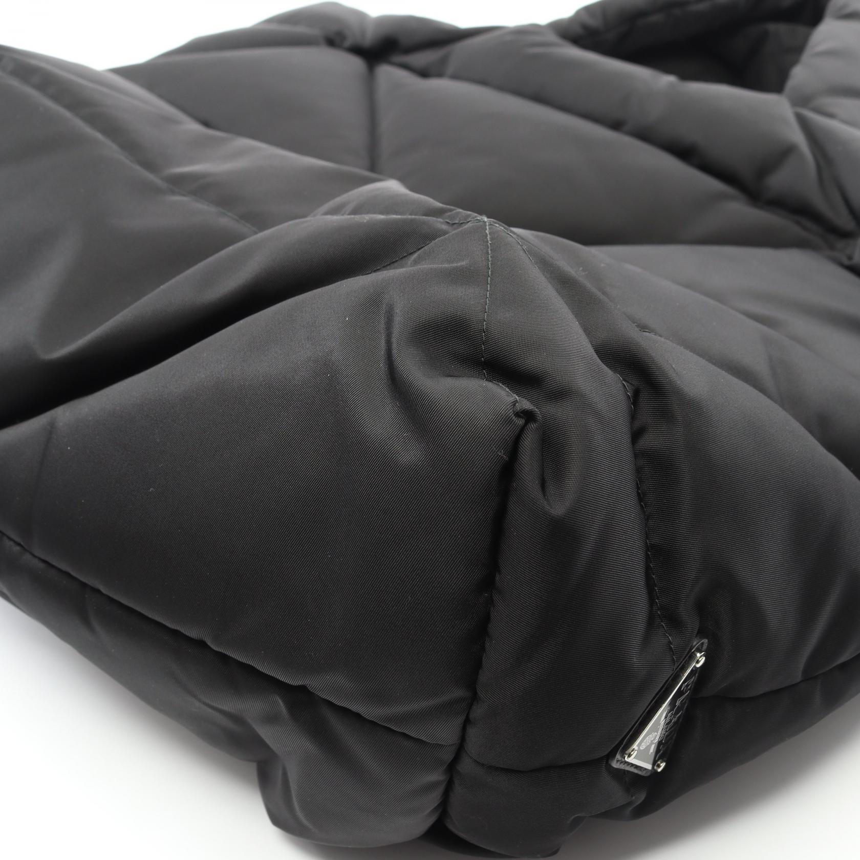 プラダ Re-Nylon トートバッグ