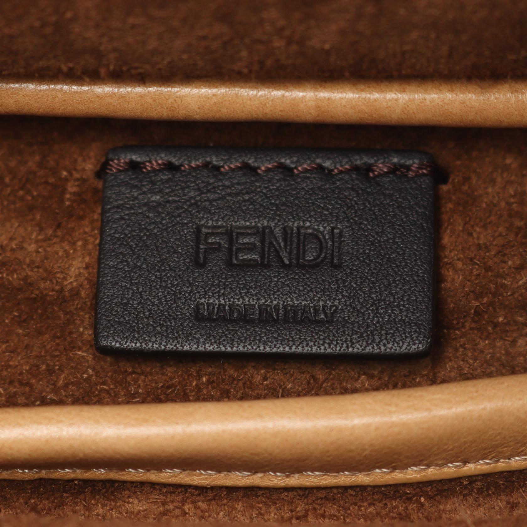 フェンディ シンプリーFENDY レザー ミニショルダーバッグ