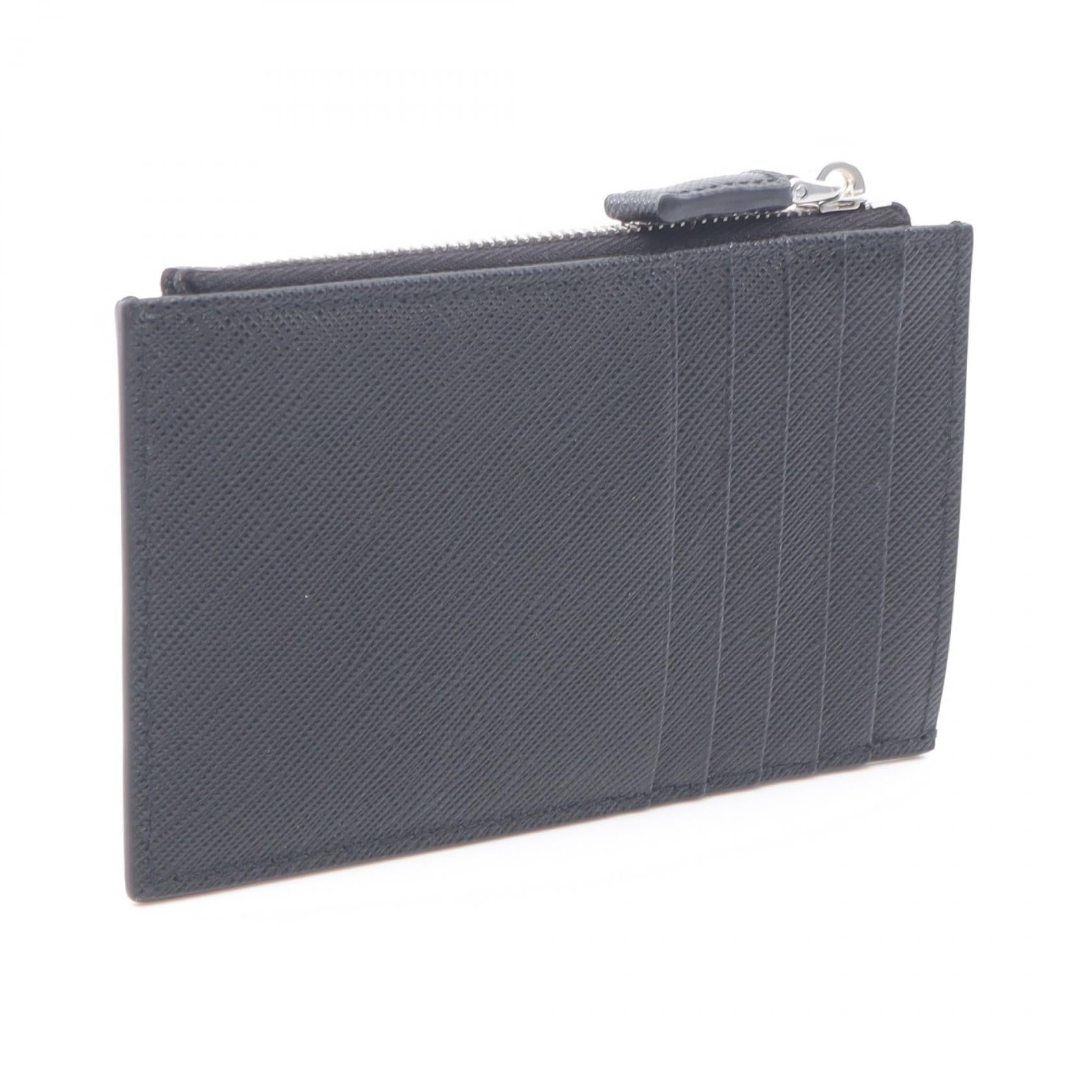 プラダ SAFFIANO TRIANG カードケース