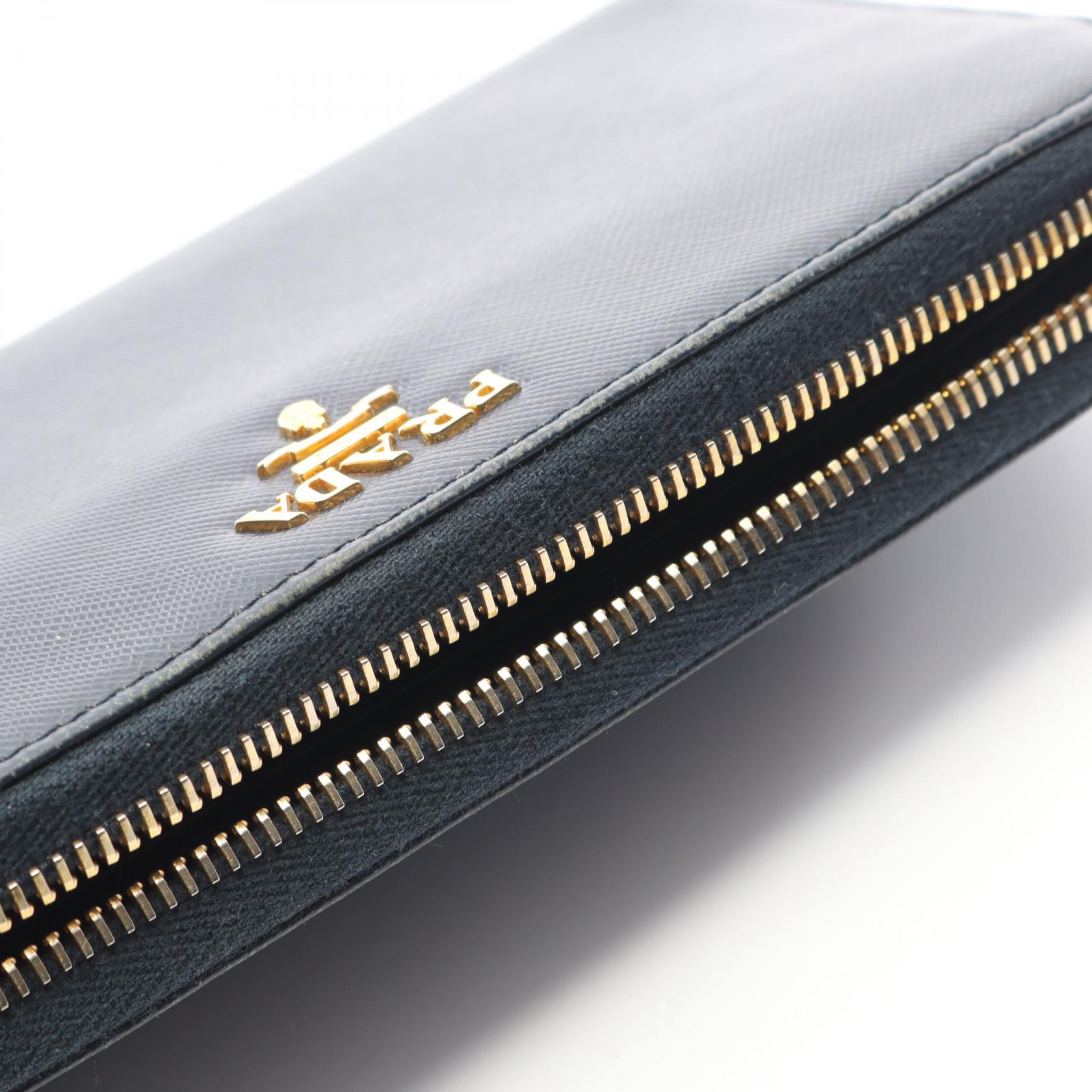 プラダ SAFFIANO METAL ラウンド長財布
