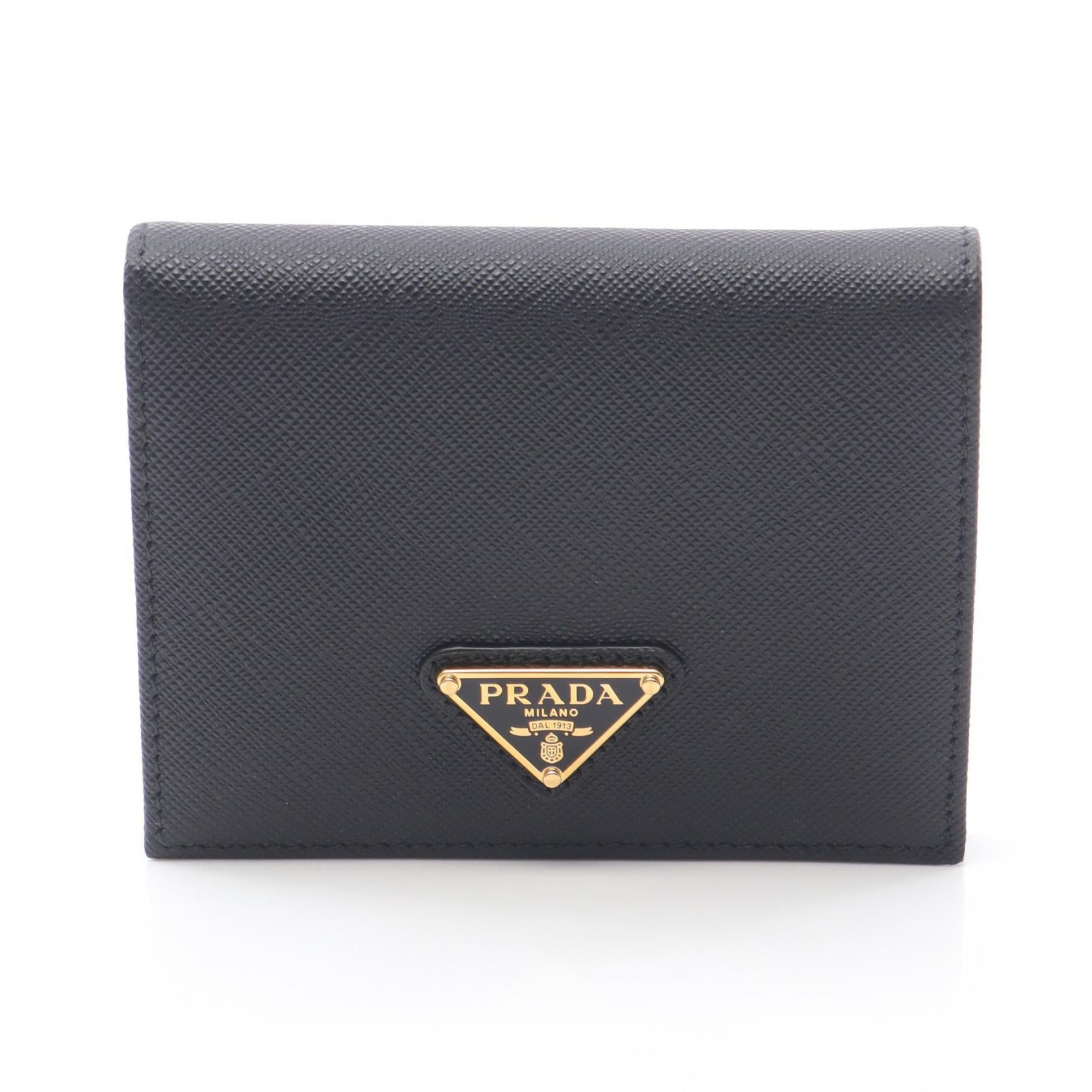 プラダ SAFFIANO TRIANG 二つ折り財布