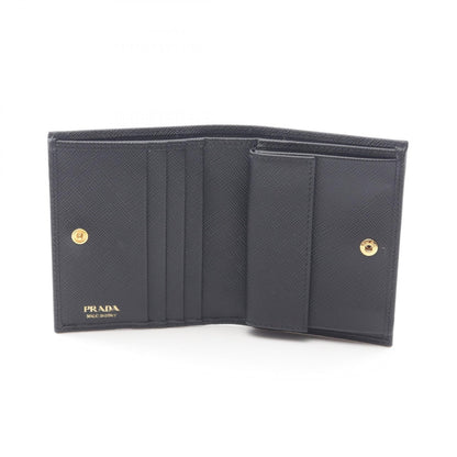 プラダ SAFFIANO TRIANG 二つ折り財布