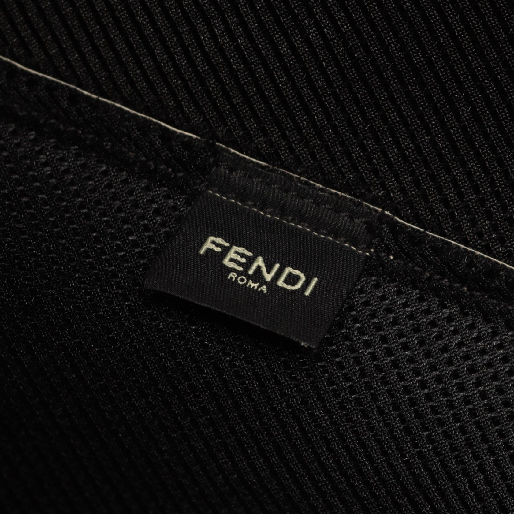 フェンディ FFロゴ レザーショルダーバッグ