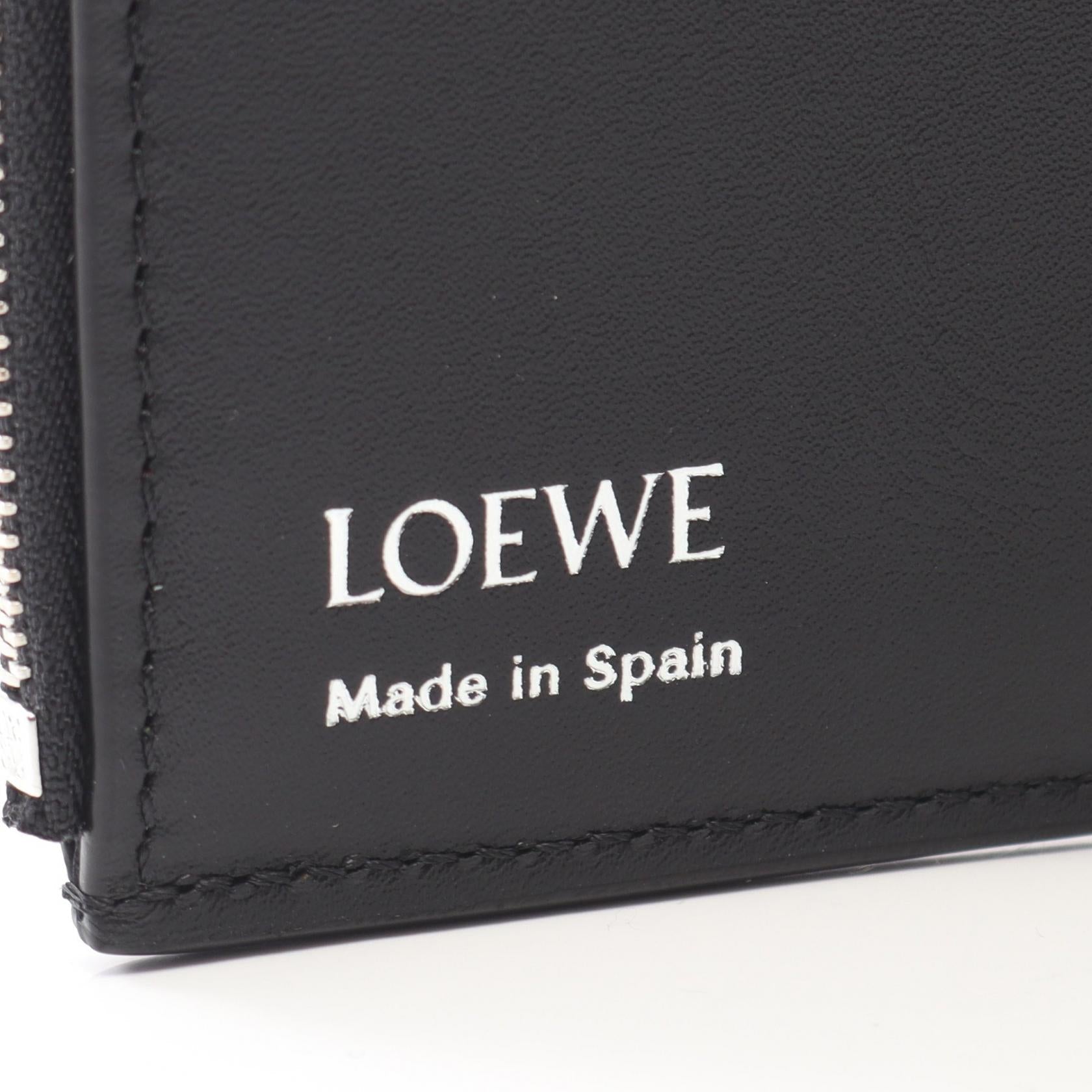ロエベ Pebble Small Vertical Wallet レザー三つ折り財布