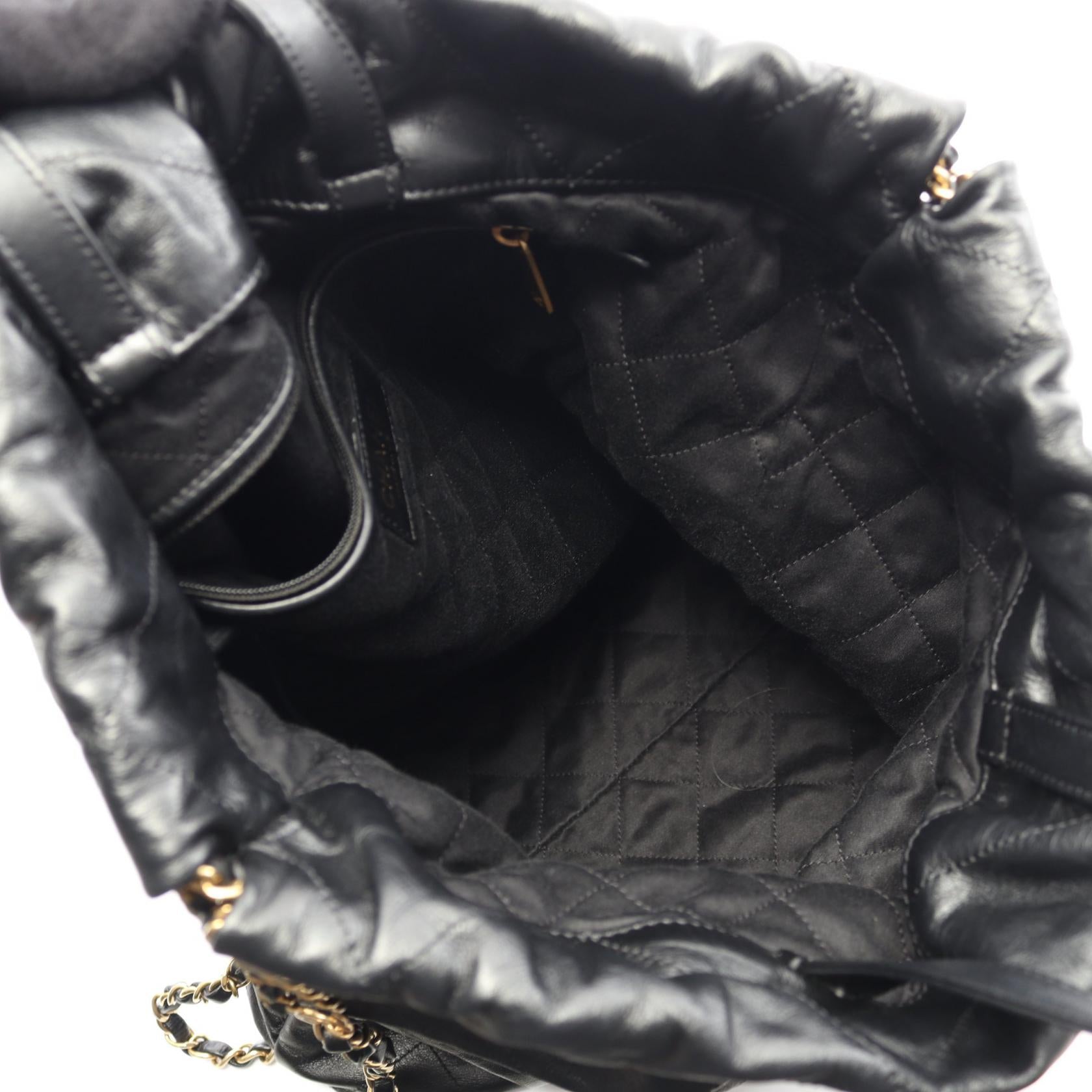 シャネル 22 レザーリュックサック