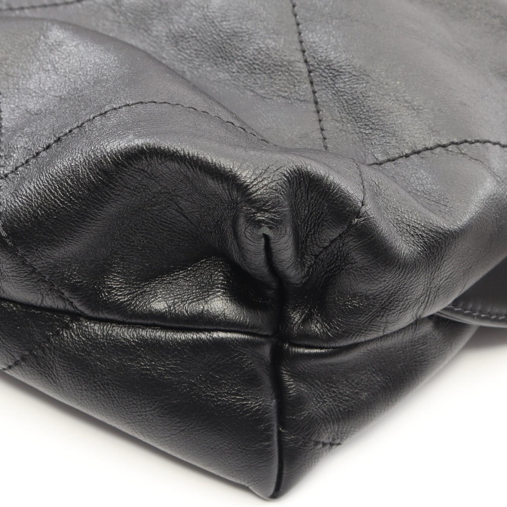 シャネル 22 レザーリュックサック