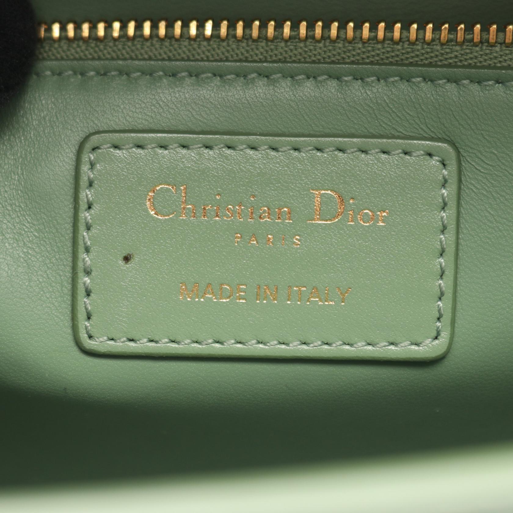 ディオール 30 MONTAIGNE レザーショルダーバッグ