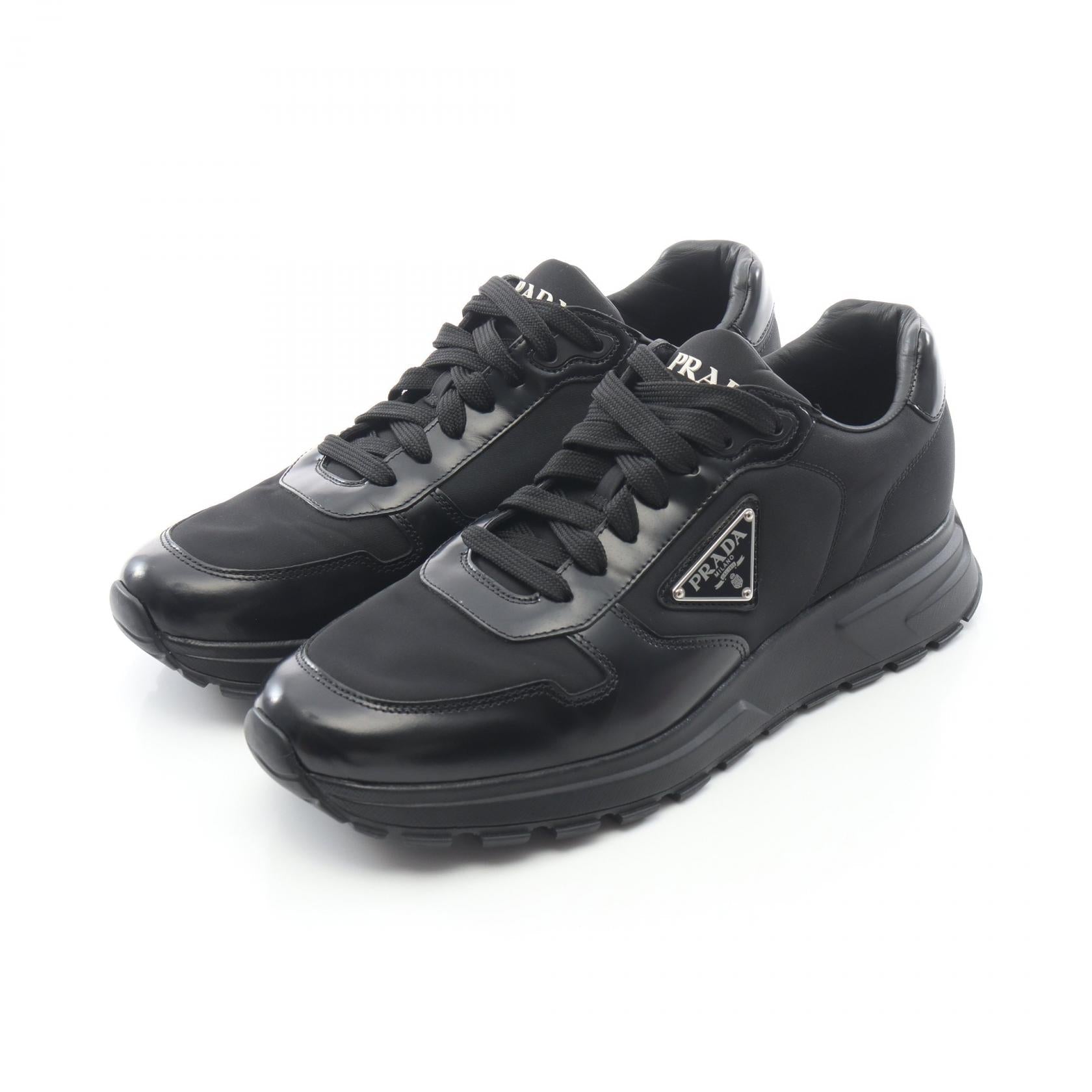 プラダ Re-Nylon レザースニーカー