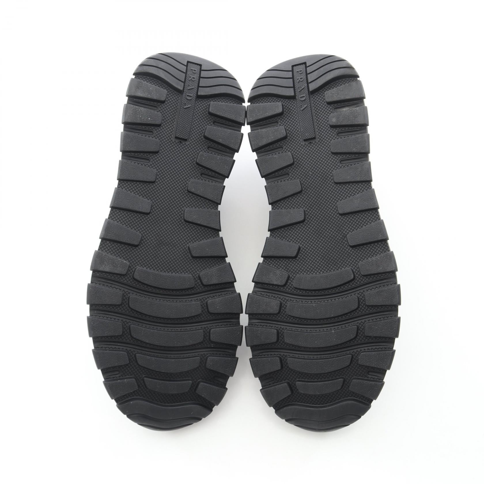 プラダ Re-Nylon レザースニーカー