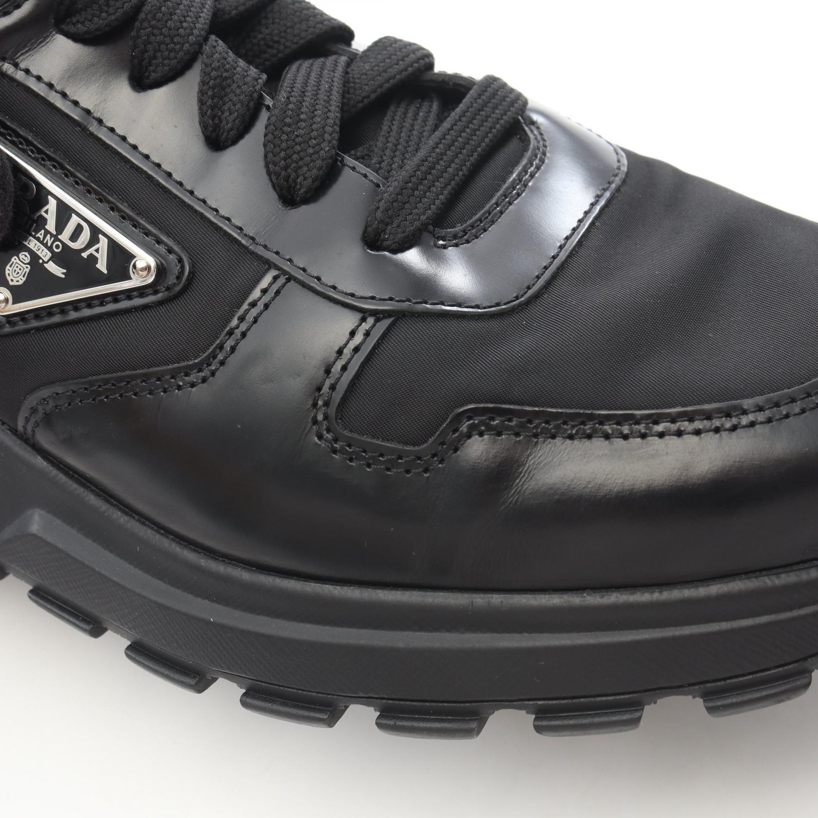 プラダ Re-Nylon レザースニーカー
